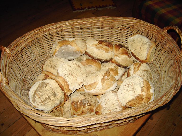 korb mit broten